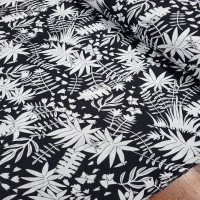 Siyah Zemin Yaprak Desenli Viskon Kumaş