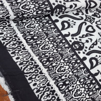 Eteği Sulu Siyah Desenli Viskon Kumaş