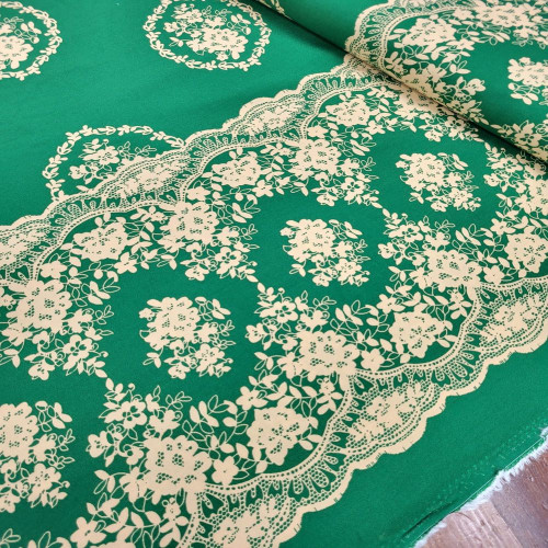 Eteği Sulu Yeşil Desen Viskon Kumaş