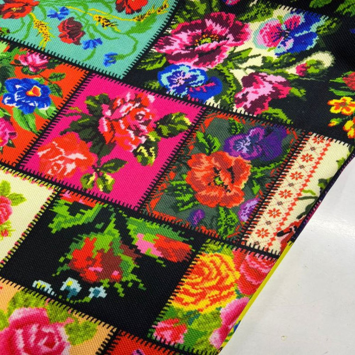 Güller Patchwork Dijital Baskı Kumaş